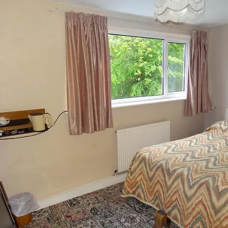 Oak 3* Leeds (West Yorkshire)