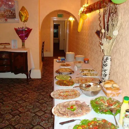 Oak Hotel