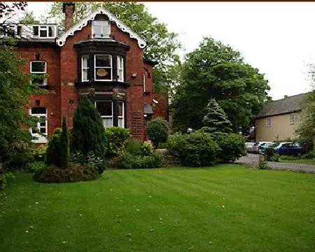 Oak 3* Leeds (West Yorkshire)