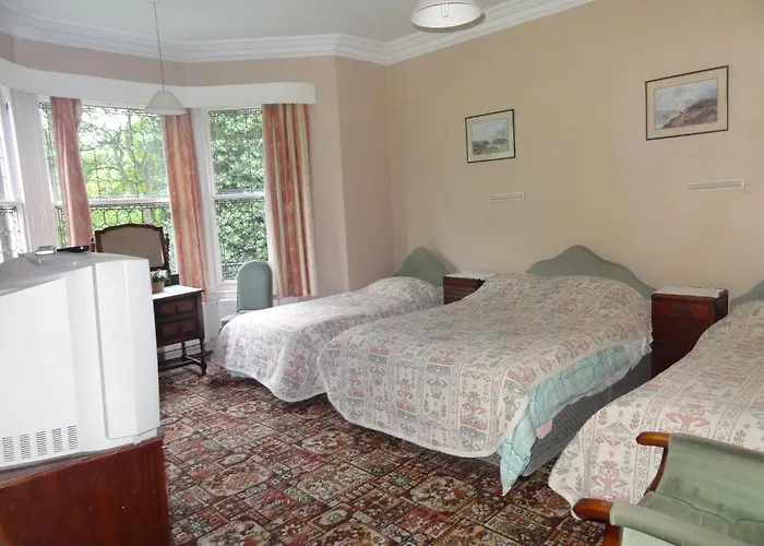 Oak 3* Leeds (West Yorkshire)