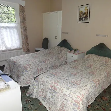 Oak Hotel 3*