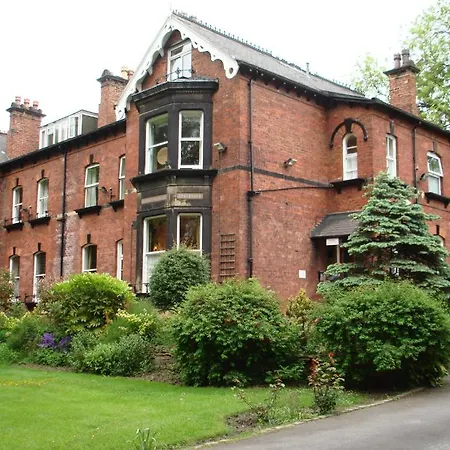 Oak Leeds (West Yorkshire)