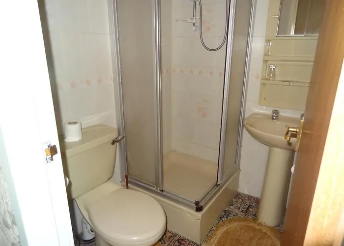 Oak Leeds (West Yorkshire)