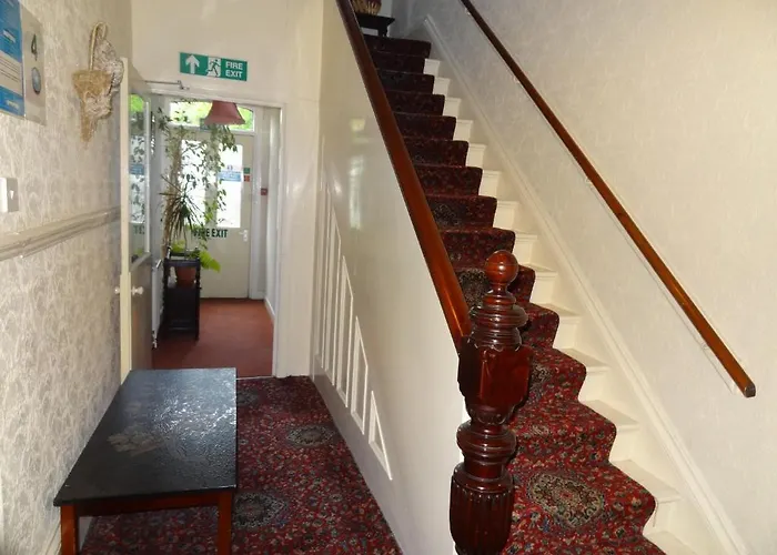 Oak 3* Leeds (West Yorkshire)