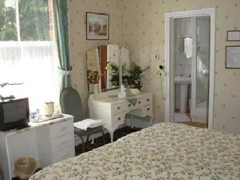 Oak Готель Лідс