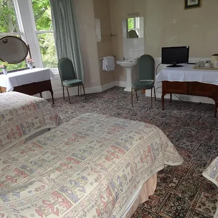 Oak Hotel 3*
